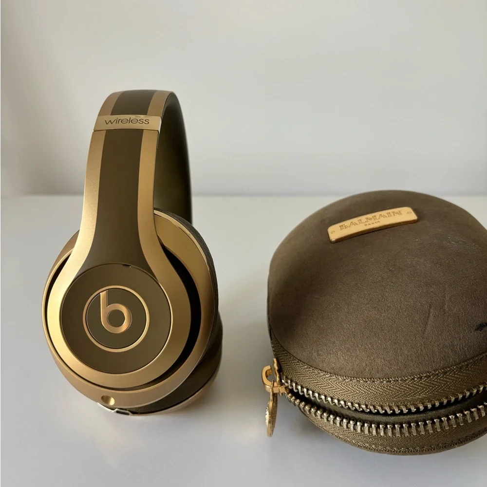 Balmain x Beats by Dre Studio3 Wireless Headphones - Gold and Olive - Picture 7 of 7